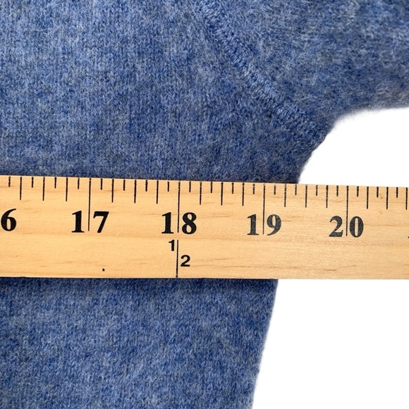 Nordstrom 1901 Sweater Womens Size Medium Blue 100% Cashmere Fuzzy Crewneck - Picture 3 of 8